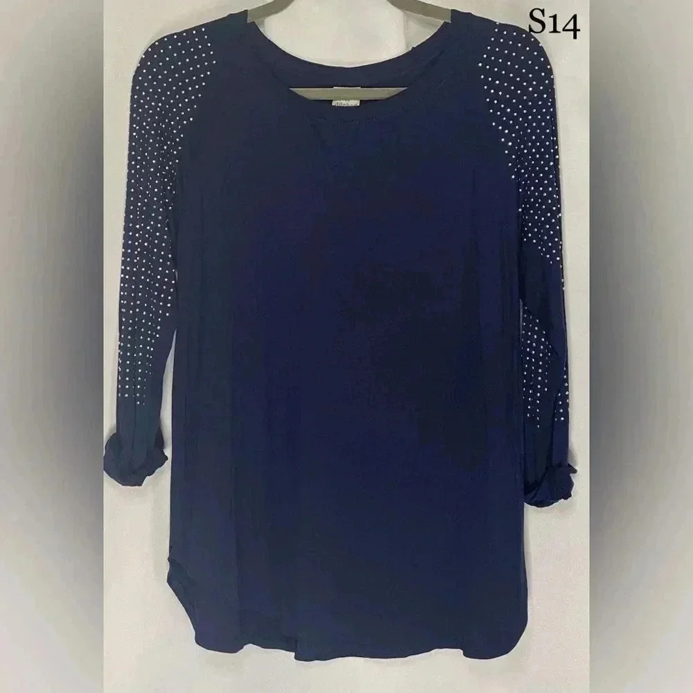 Cover Stitched 3/4 studded‎ sleeve tshirt